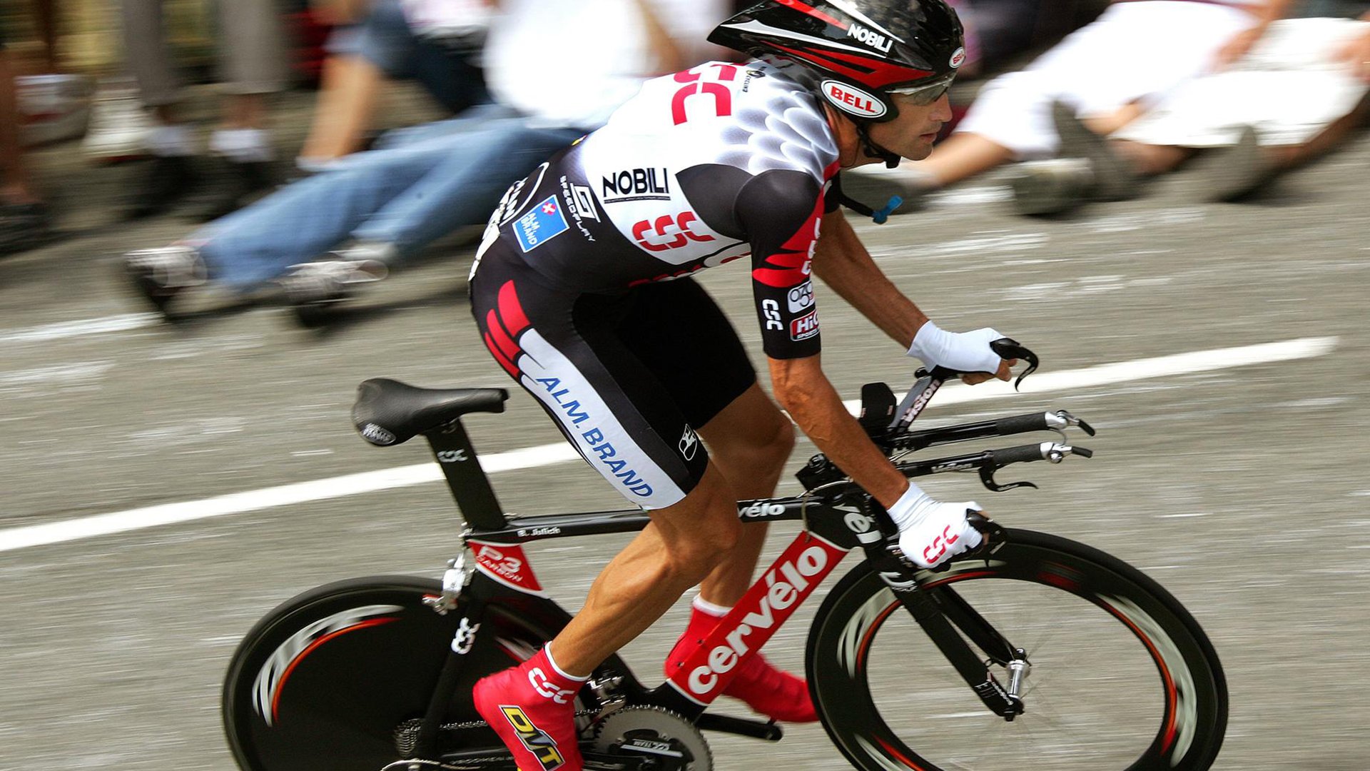 极限滑板训练基地正式对外开放，极限滑板也太难了吧