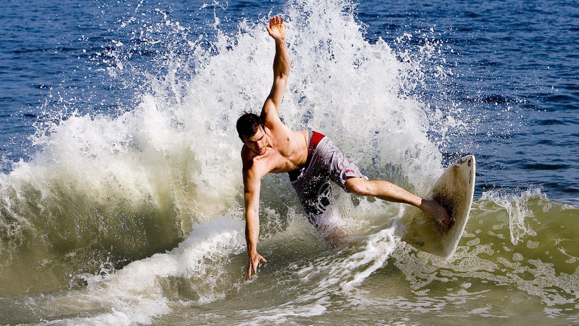 浓眉谈球员角色定位清晰提升配合效率，浓眉球队